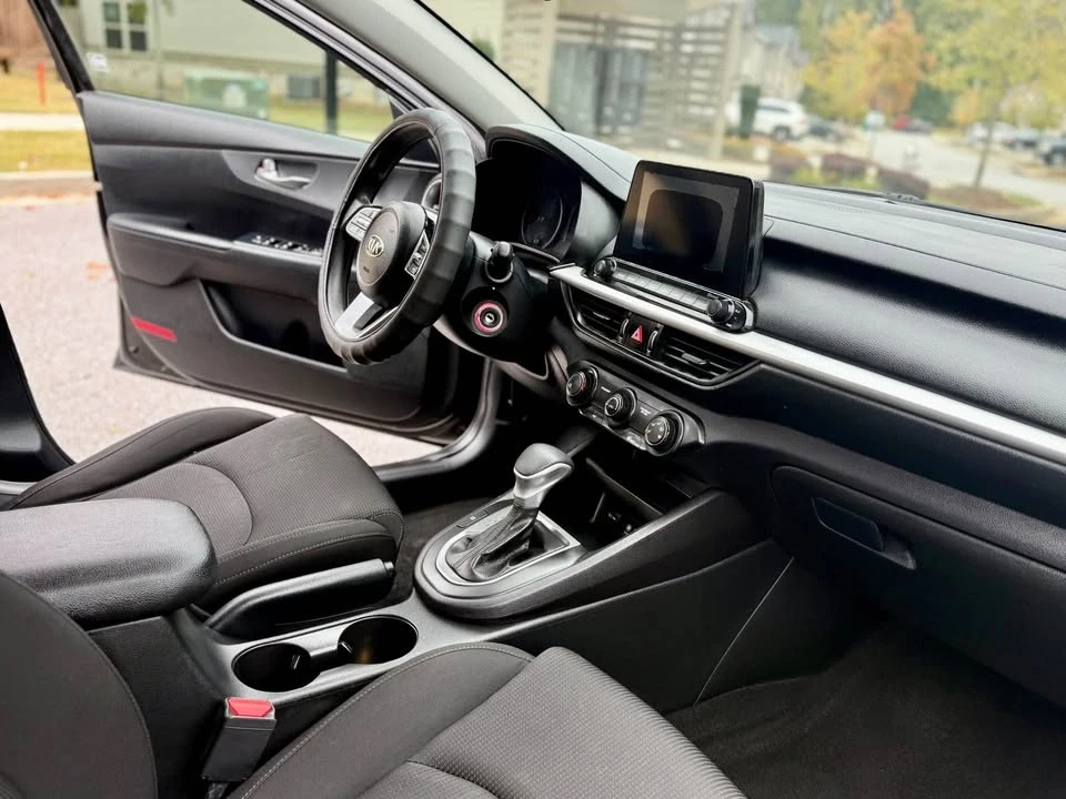 2020 Kia Forte - Image 7 of 11