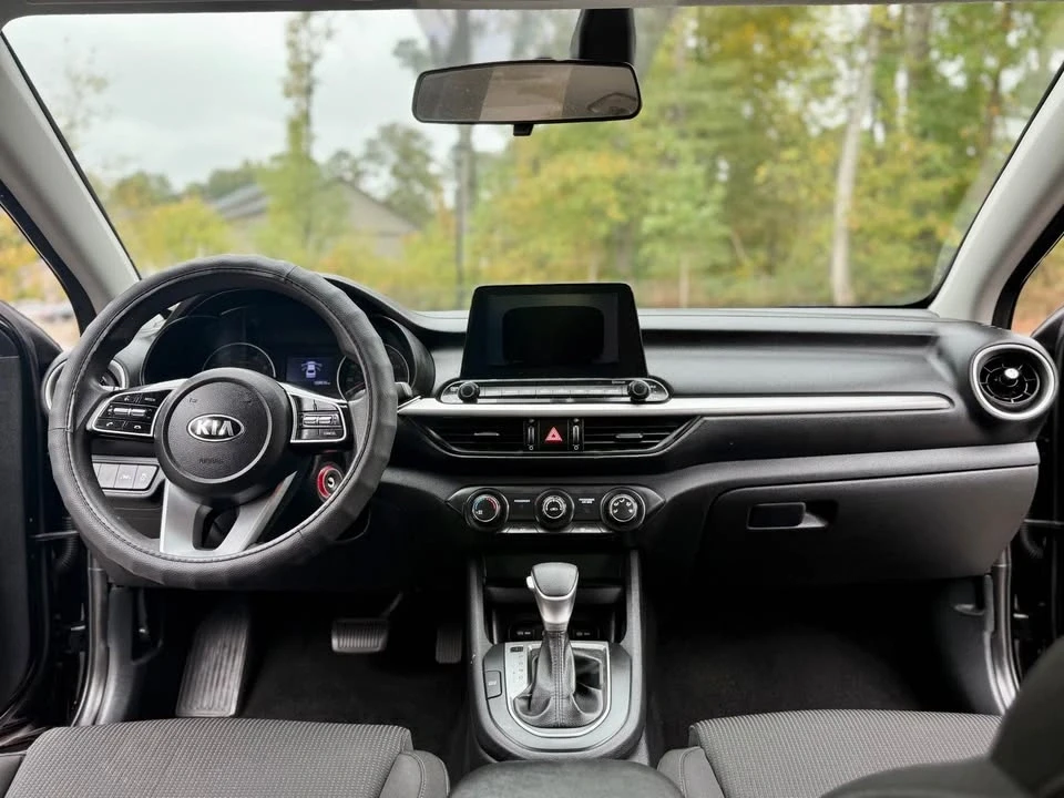 2020 Kia Forte - Image 8 of 11