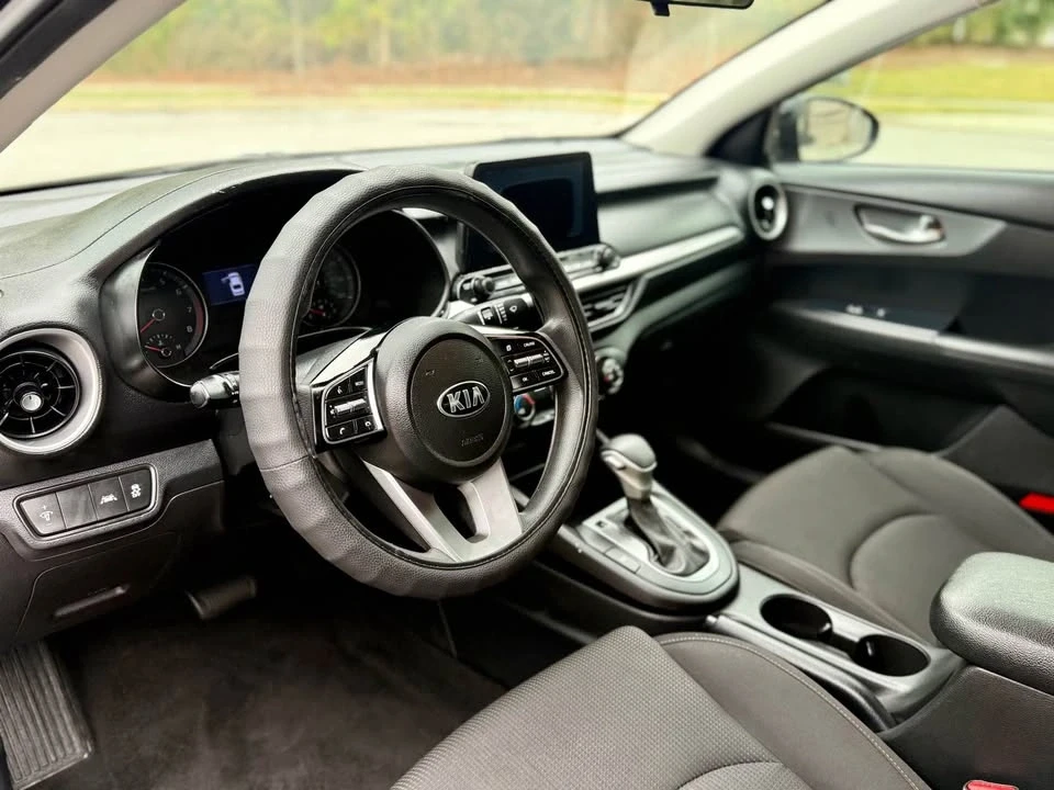 2020 Kia Forte - Image 5 of 11