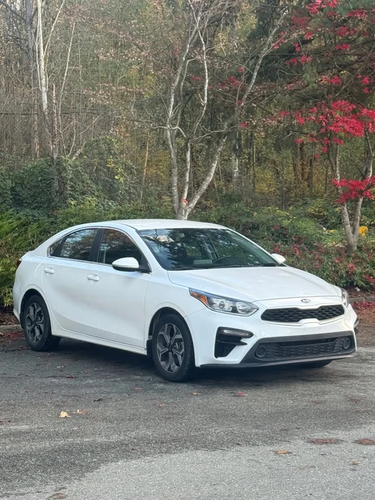 2020 Kia Forte - Image 2 of 8