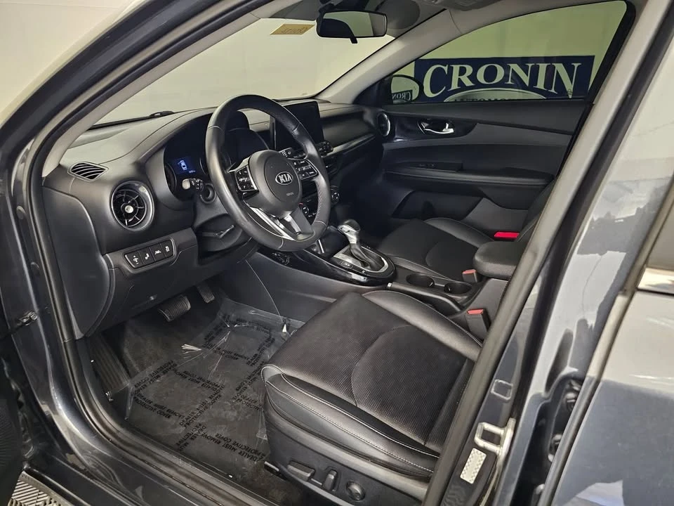 2020 Kia Forte - Image 9 of 17
