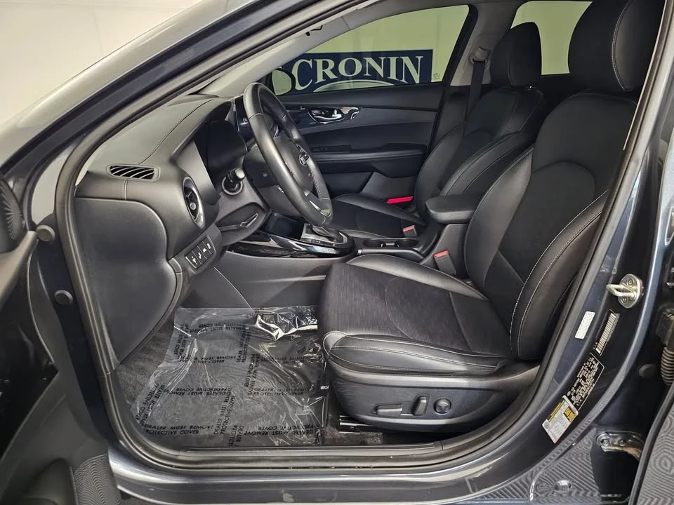 2020 Kia Forte - Image 10 of 17