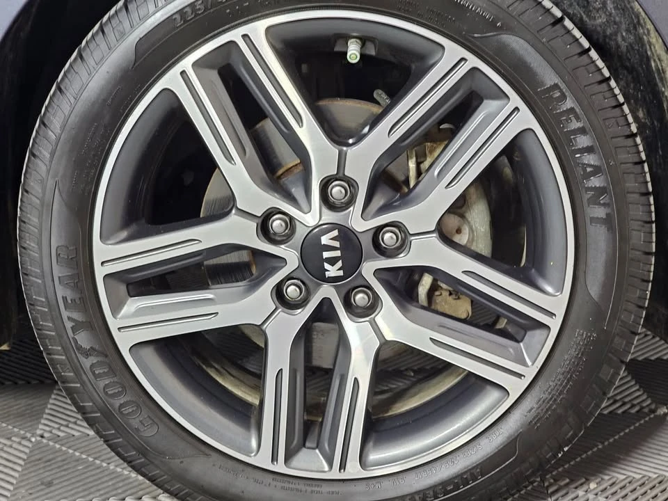 2020 Kia Forte - Image 5 of 17