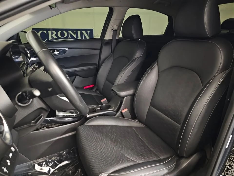 2020 Kia Forte - Image 11 of 17