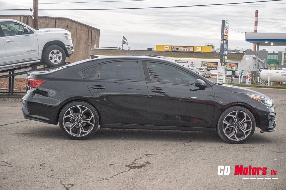 2020 Kia Forte - Image 8 of 17