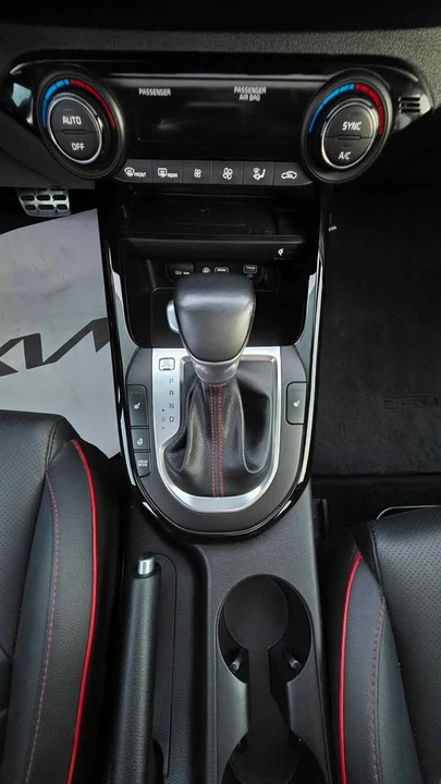 2020 Kia Forte - Image 7 of 14