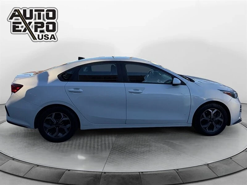 2020 Kia Forte - Image 6 of 15
