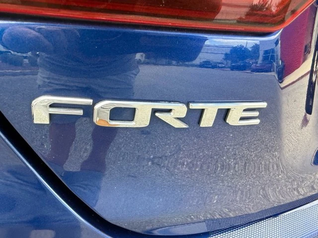 2020 Kia Forte - Image 12 of 20