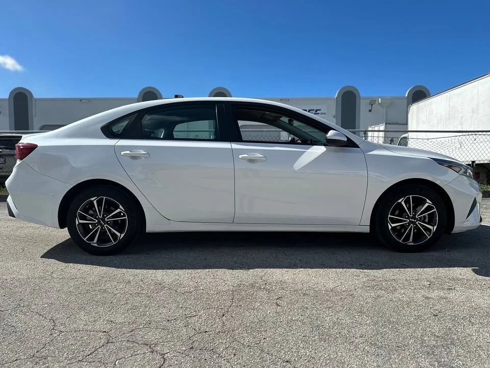 2020 Kia Forte - Image 3 of 10