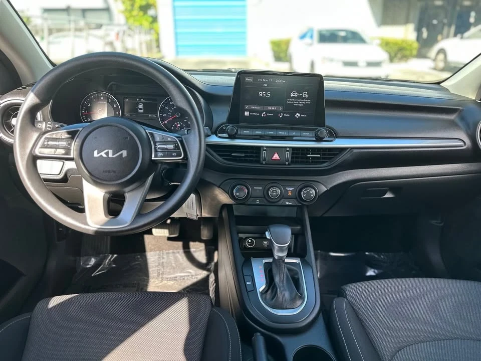 2020 Kia Forte - Image 8 of 10
