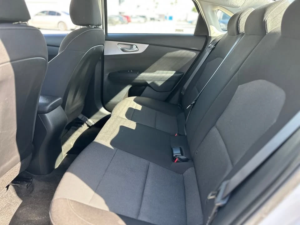 2020 Kia Forte - Image 7 of 10