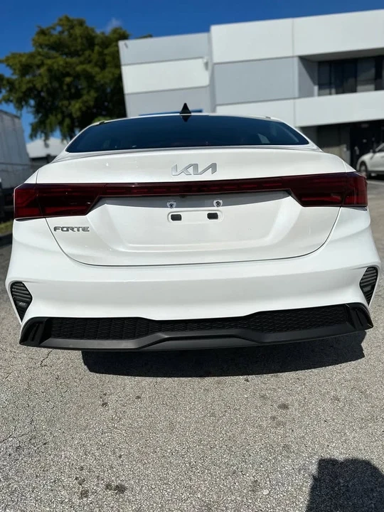2020 Kia Forte - Image 5 of 10