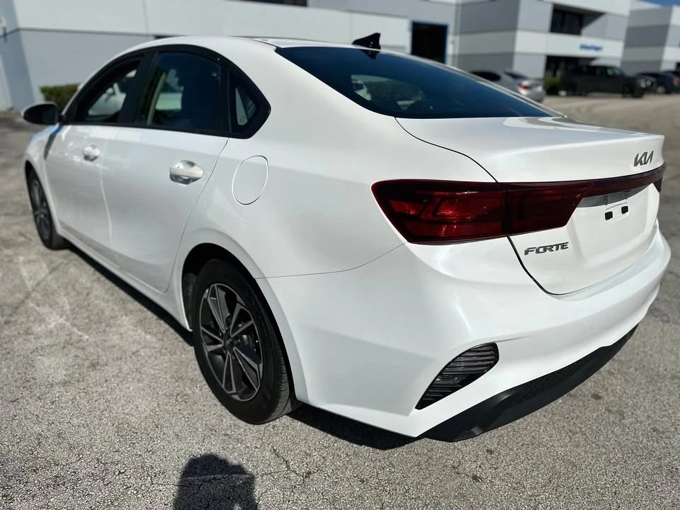2020 Kia Forte - Image 6 of 10