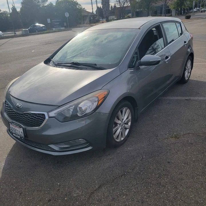 2020 Kia Forte - Image 2 of 4