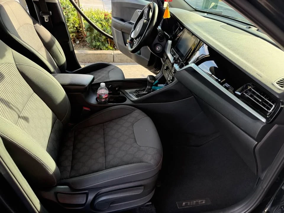 2020 Kia Niro - Image 4 of 6