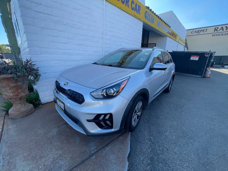 2020 Kia Niro - Image 3 of 4