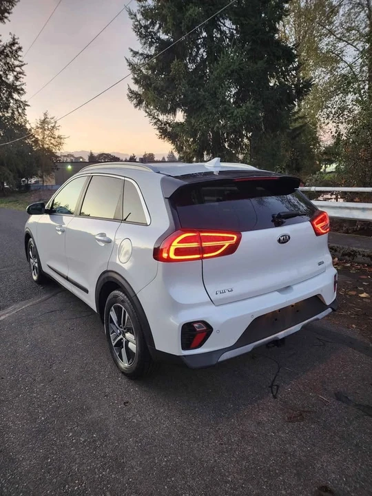 2020 Kia Niro - Image 3 of 17