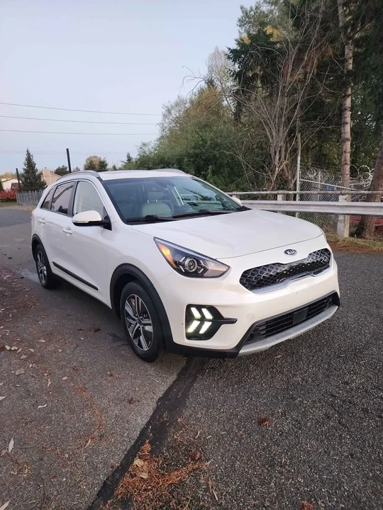 2020 Kia Niro - Image 2 of 17
