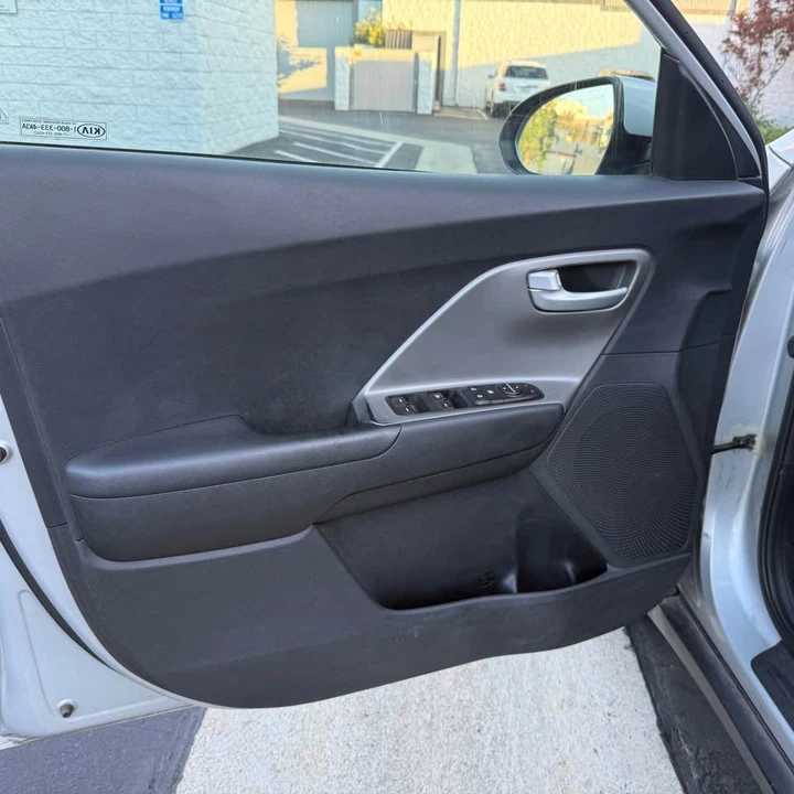 2020 Kia Niro - Image 13 of 15
