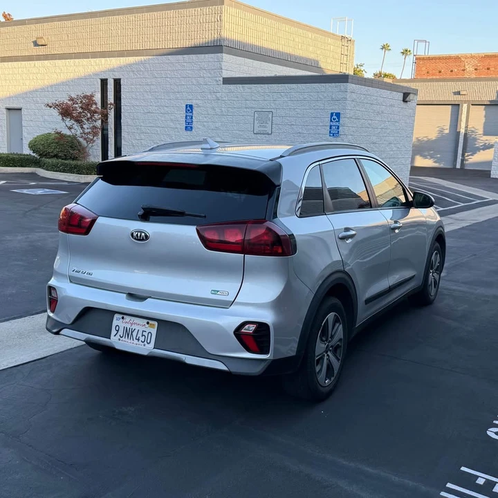 2020 Kia Niro - Image 5 of 15