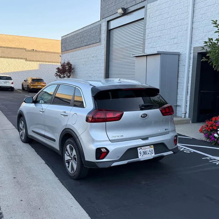 2020 Kia Niro - Image 4 of 15