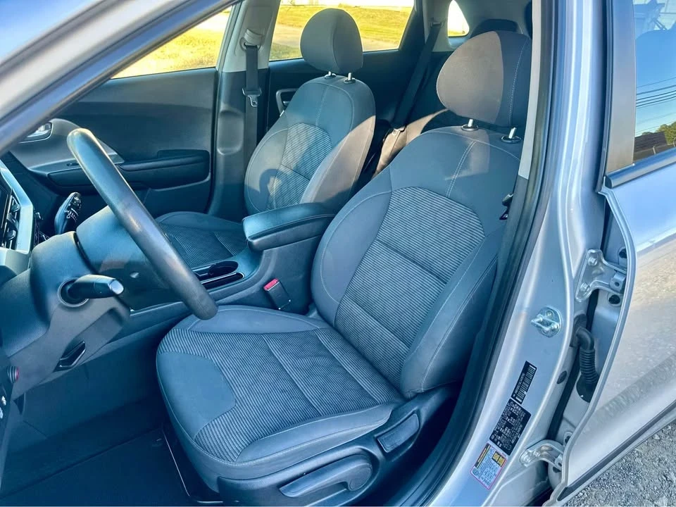 2020 Kia Niro - Image 8 of 20
