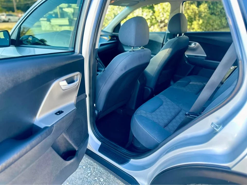 2020 Kia Niro - Image 9 of 20