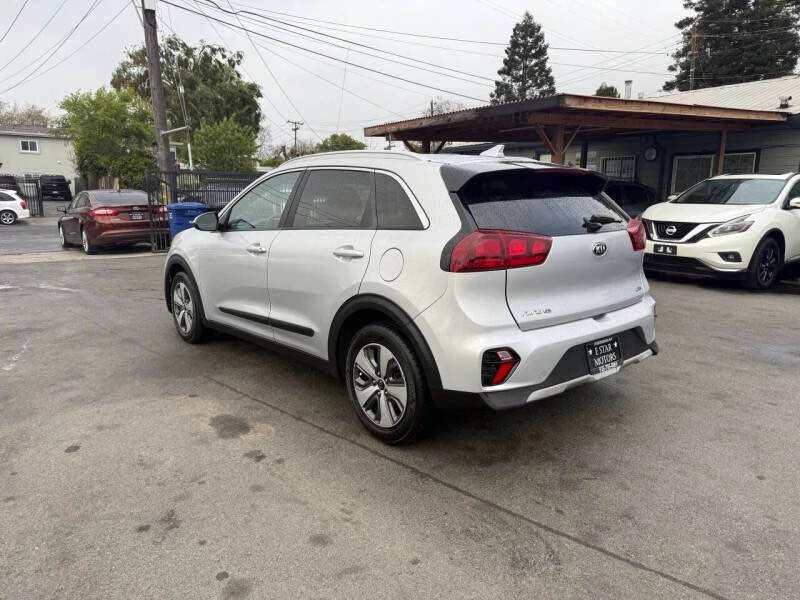 2020 Kia Niro - Image 7 of 12