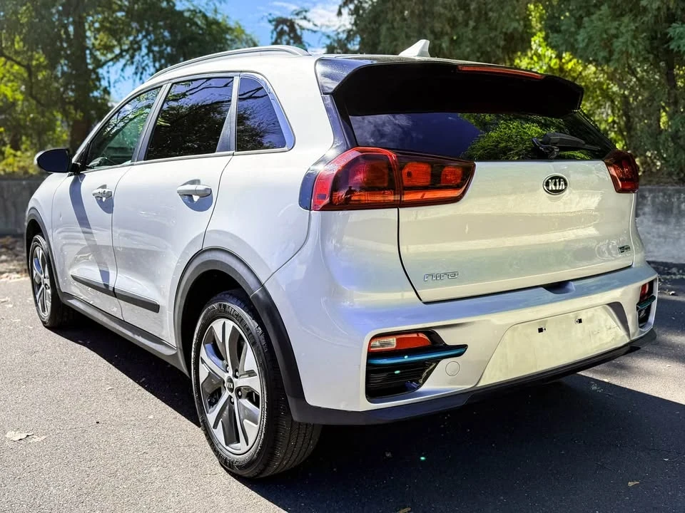 2020 Kia Niro - Image 7 of 20