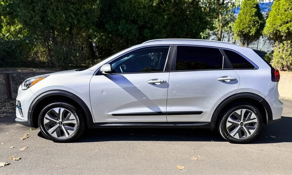 2020 Kia Niro - Image 8 of 20