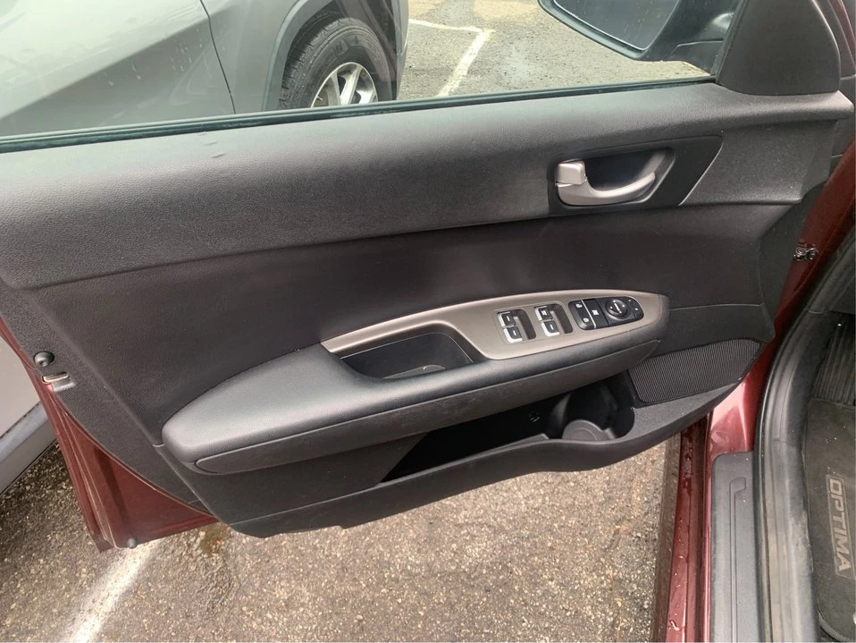 2020 Kia Optima/K5 - Image 8 of 14