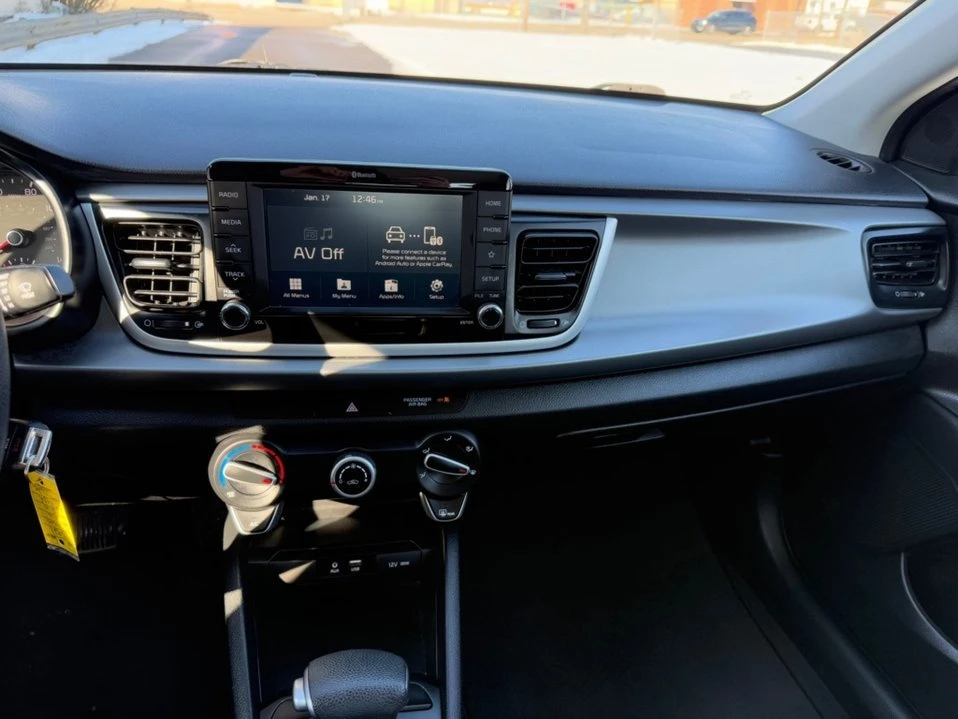 2020 Kia Rio - Image 14 of 17