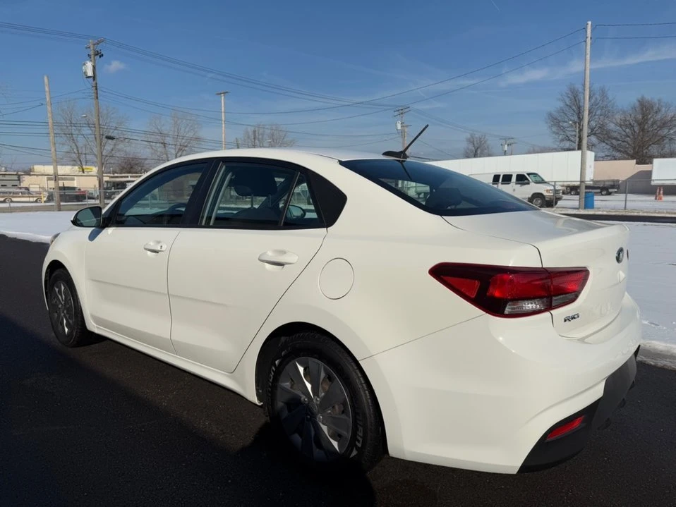 2020 Kia Rio - Image 5 of 17