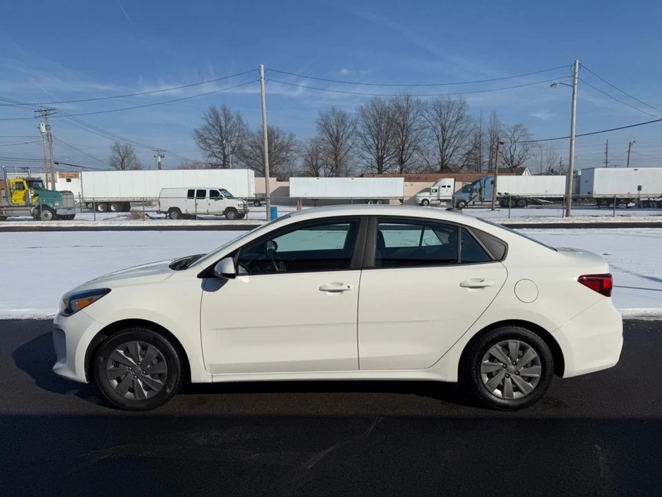 2020 Kia Rio - Image 6 of 17