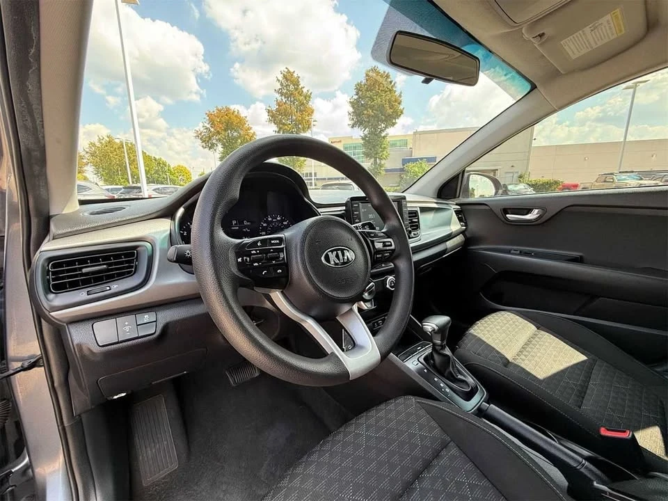 2020 Kia Rio - Image 2 of 9