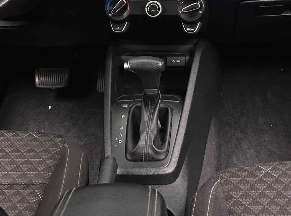 2020 Kia Rio - Image 5 of 11