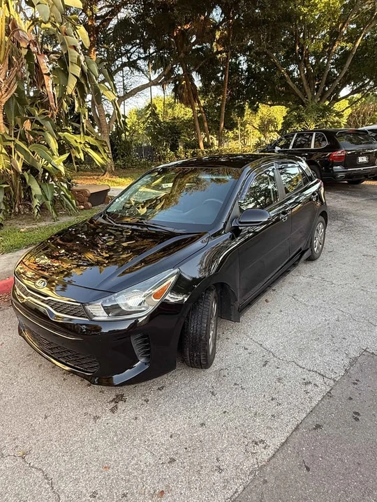 2020 Kia Rio - Image 2 of 10