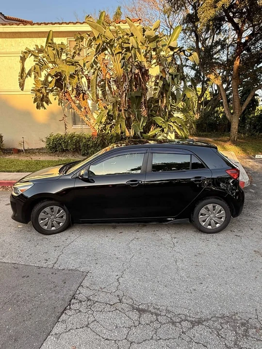 2020 Kia Rio - Image 3 of 10