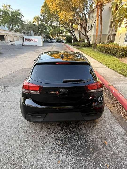 2020 Kia Rio - Image 4 of 10