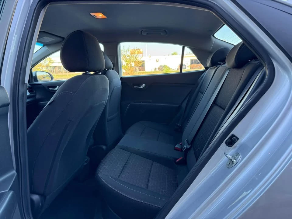2020 Kia Rio - Image 10 of 13