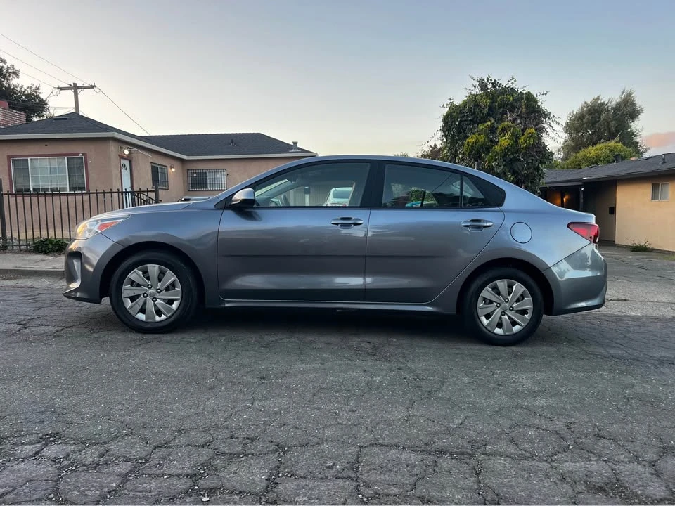 2020 Kia Rio - Image 4 of 20