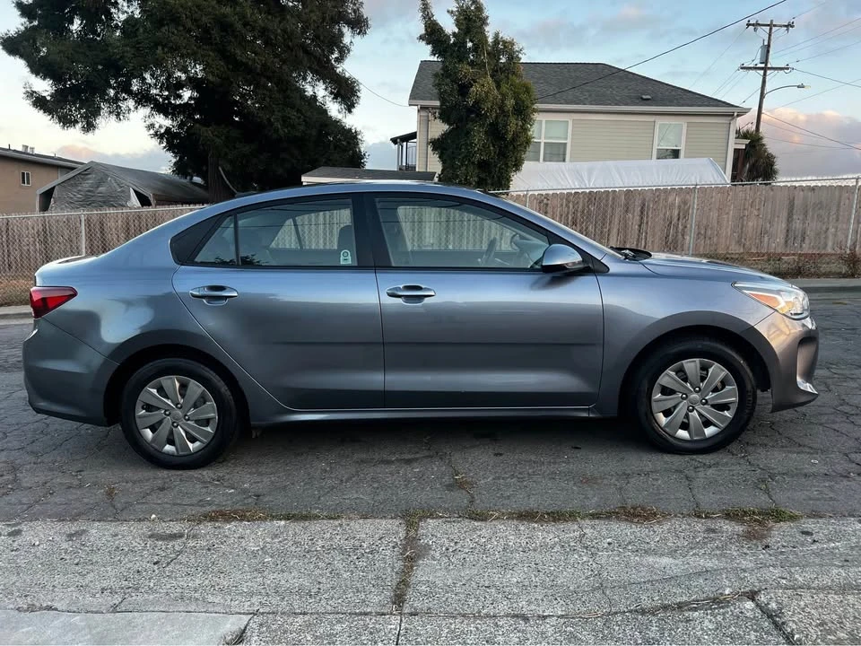 2020 Kia Rio - Image 9 of 20