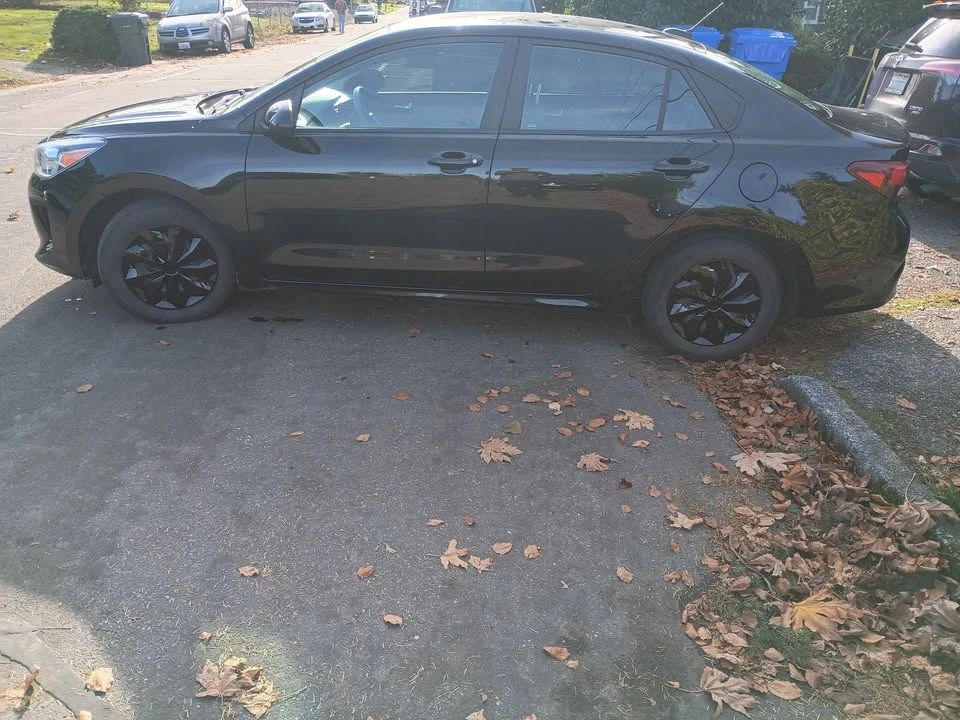 2020 Kia Rio - Image 2 of 8