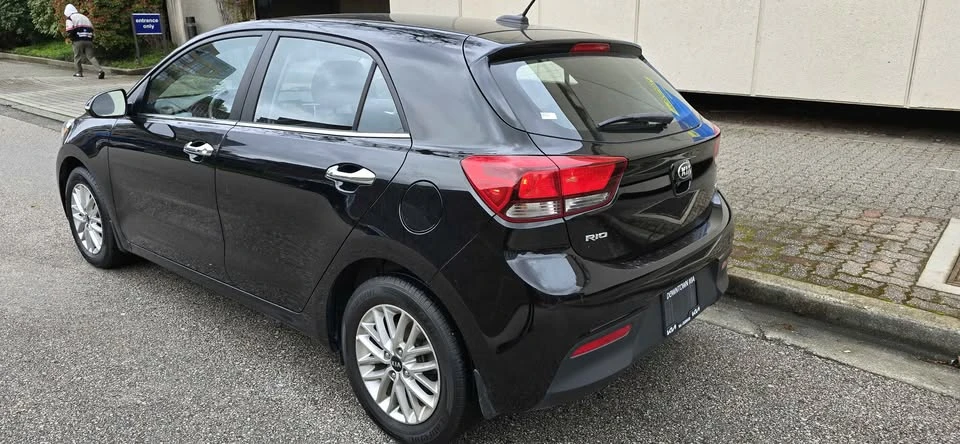 2020 Kia Rio - Image 4 of 12