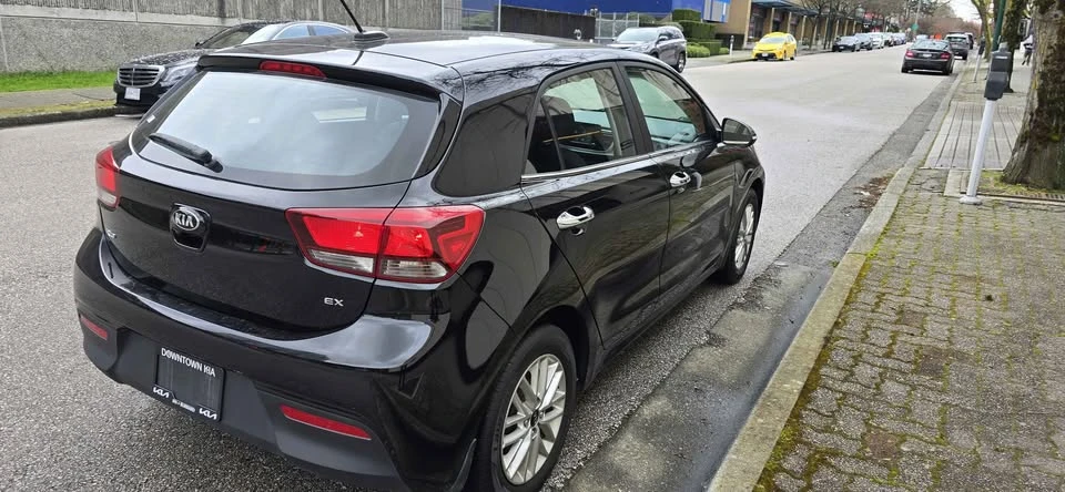 2020 Kia Rio - Image 6 of 12