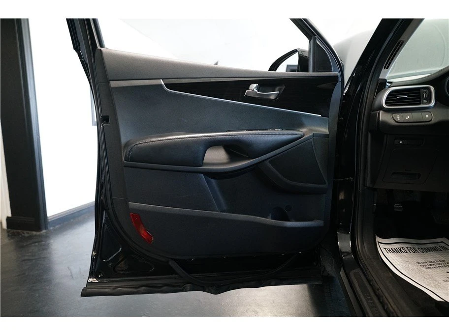 2020 Kia Sorento - Image 15 of 20