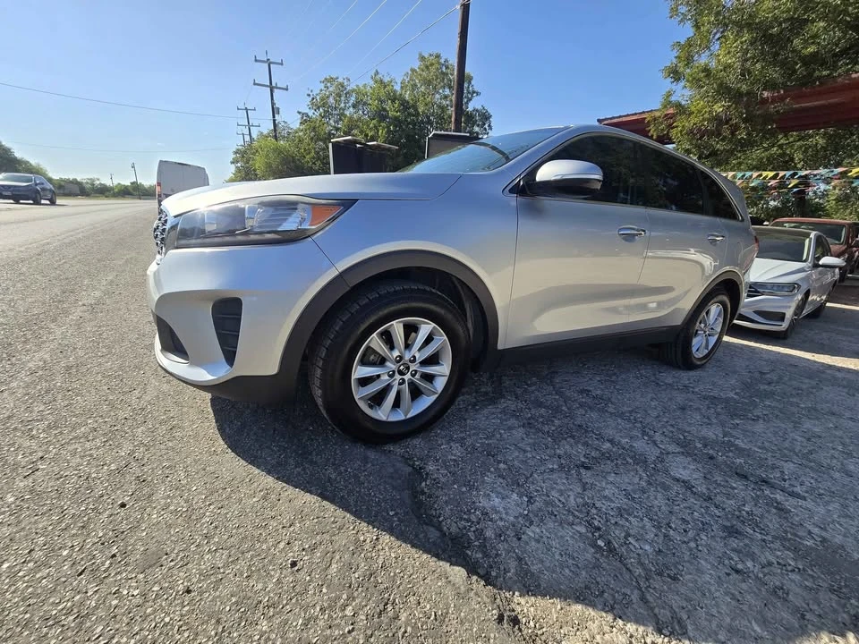 2020 Kia Sorento - Image 2 of 9