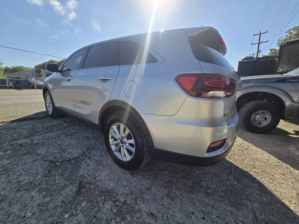2020 Kia Sorento - Image 6 of 9
