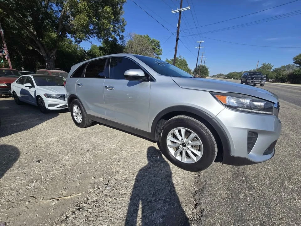 2020 Kia Sorento - Image 3 of 9