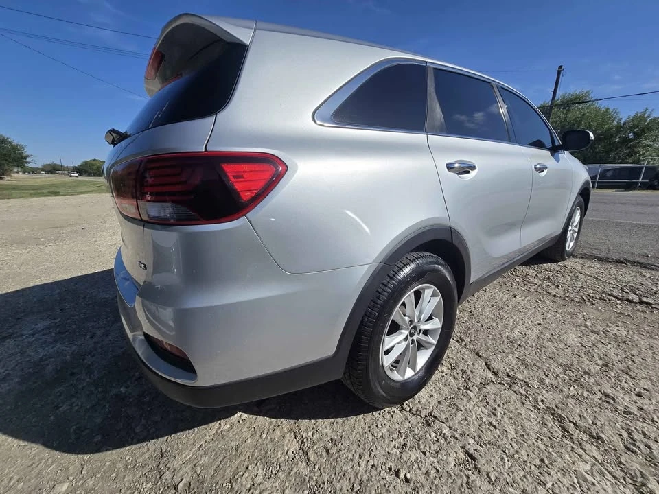 2020 Kia Sorento - Image 4 of 9